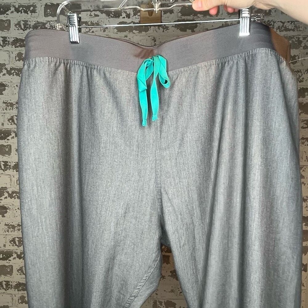 Figs | women nwt gray scrub pants straight leg